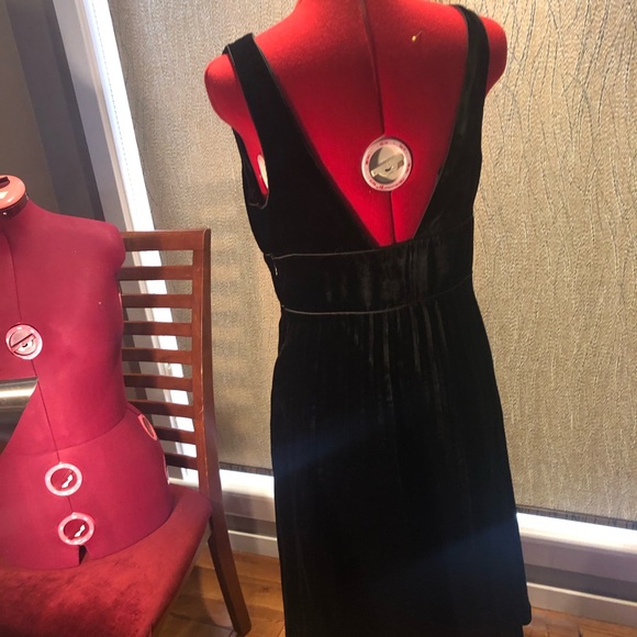 Ladies Chadwick classy dress. - Picture 3 of 3